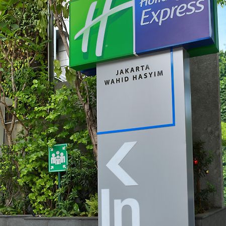 Holiday Inn Express Jakarta Wahid Hasyim, An Ihg Hotel Екстериор снимка