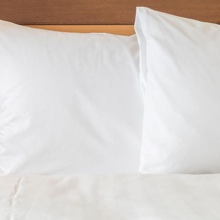 Holiday Inn Express Jakarta Wahid Hasyim By Ihg Екстериор снимка