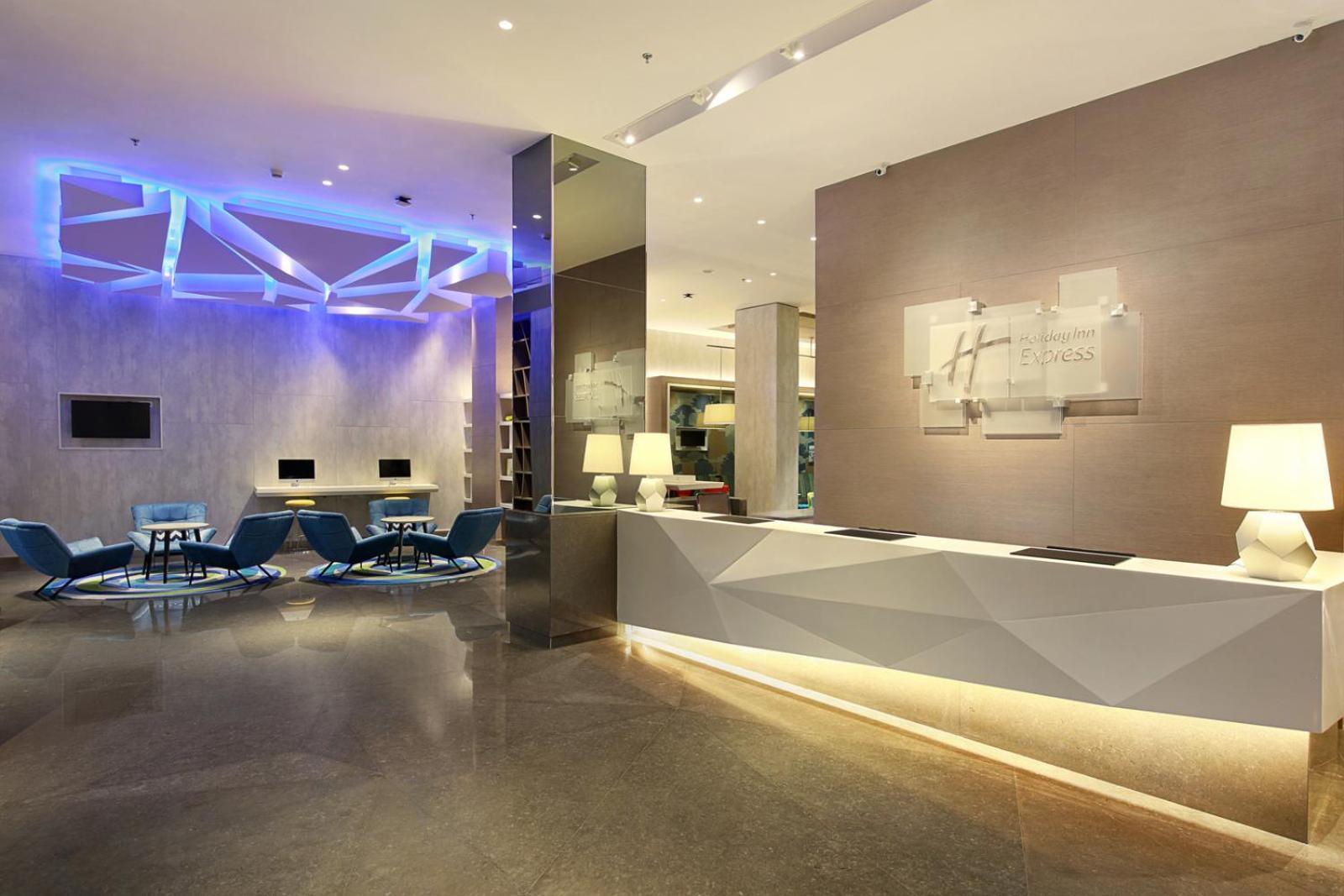 Holiday Inn Express Jakarta Wahid Hasyim By Ihg Екстериор снимка
