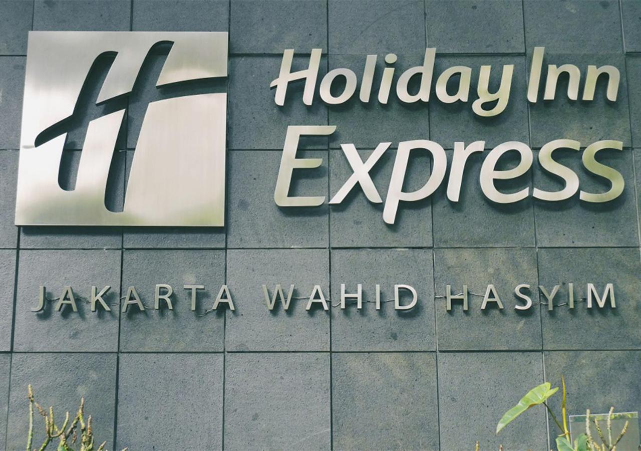 Holiday Inn Express Jakarta Wahid Hasyim, An Ihg Hotel Екстериор снимка