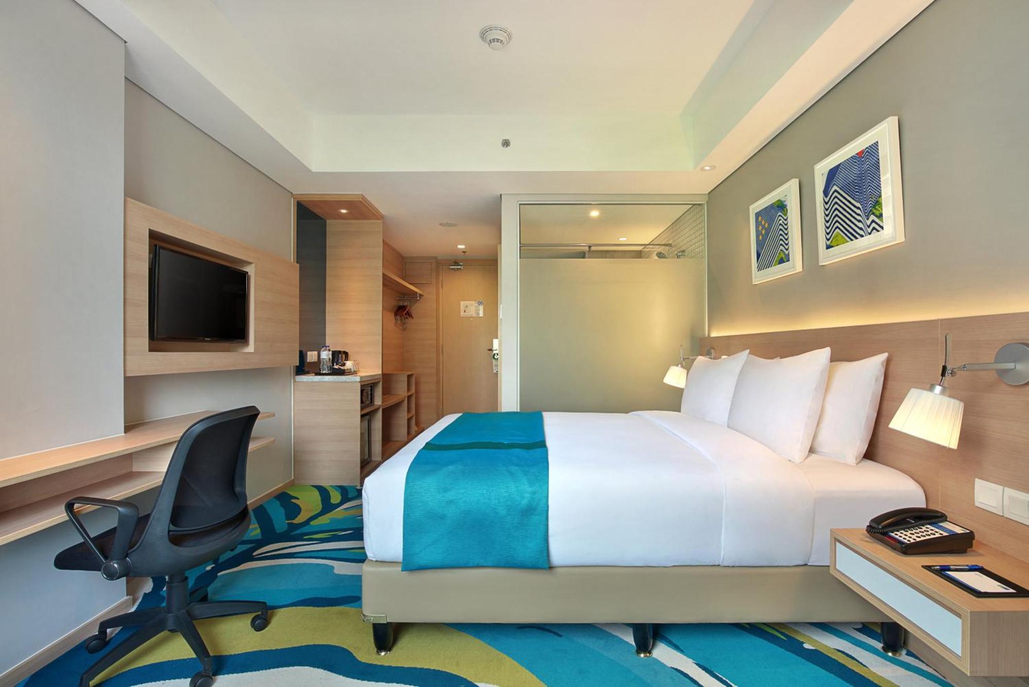 Holiday Inn Express Jakarta Wahid Hasyim By Ihg Екстериор снимка