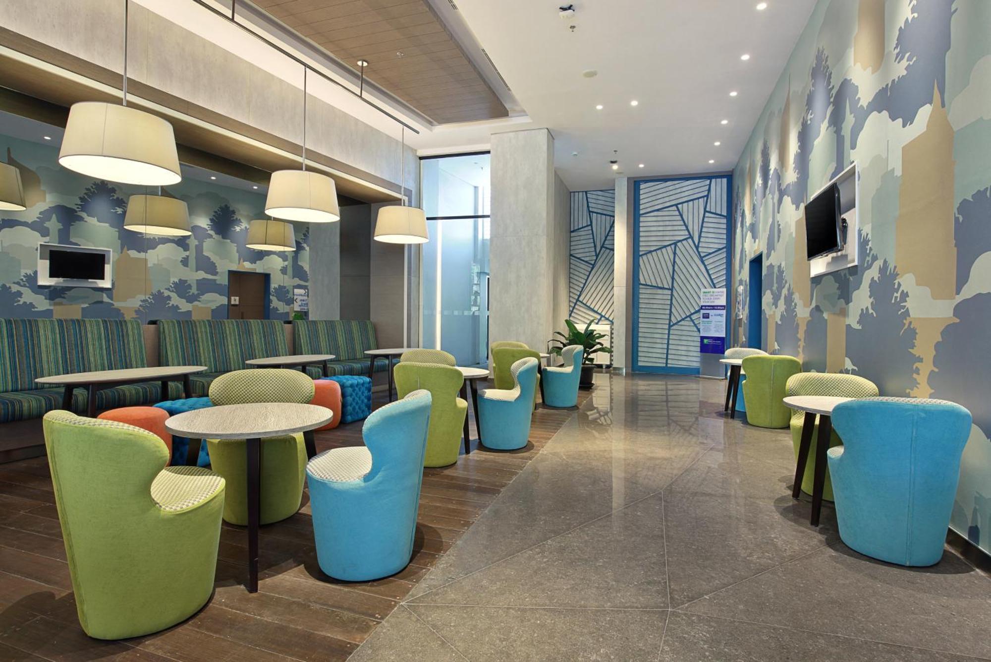 Holiday Inn Express Jakarta Wahid Hasyim By Ihg Екстериор снимка