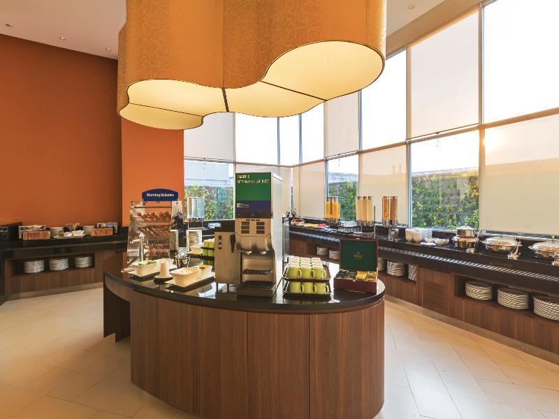 Holiday Inn Express Jakarta Wahid Hasyim By Ihg Екстериор снимка