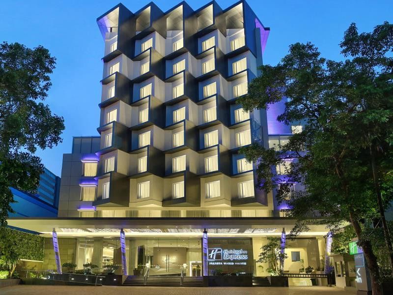 Holiday Inn Express Jakarta Wahid Hasyim, An Ihg Hotel Екстериор снимка