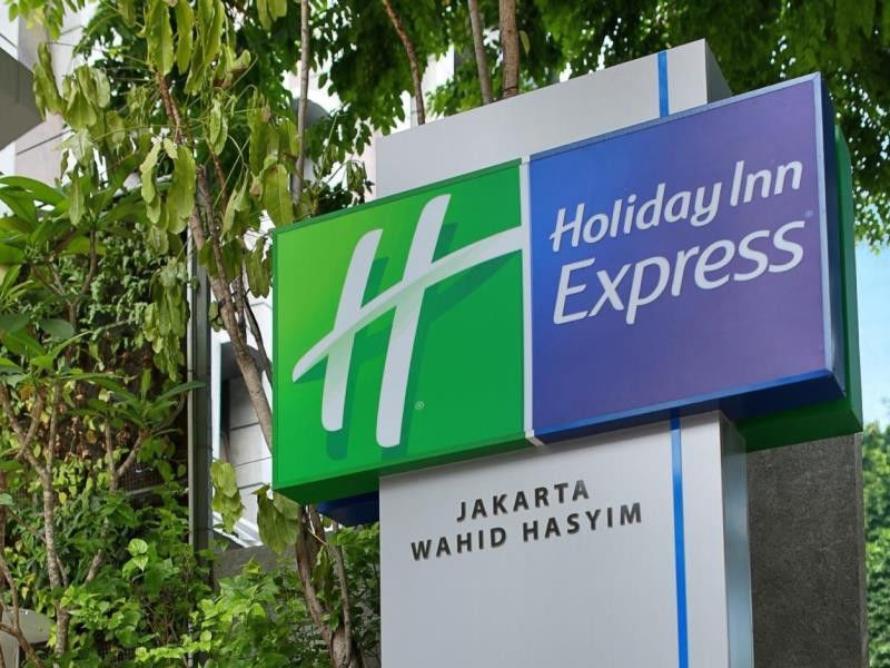 Holiday Inn Express Jakarta Wahid Hasyim, An Ihg Hotel Екстериор снимка